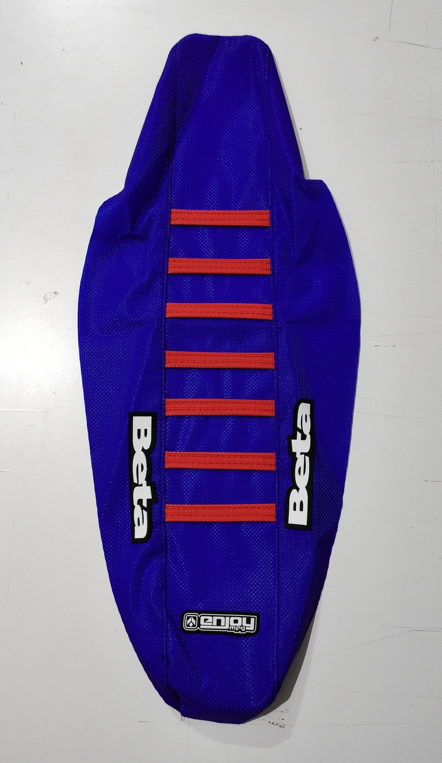 Enjoy Manufacturing  Beta Seat Cover RR 2020 - 2022 Ribbed Logo, Blue / Red